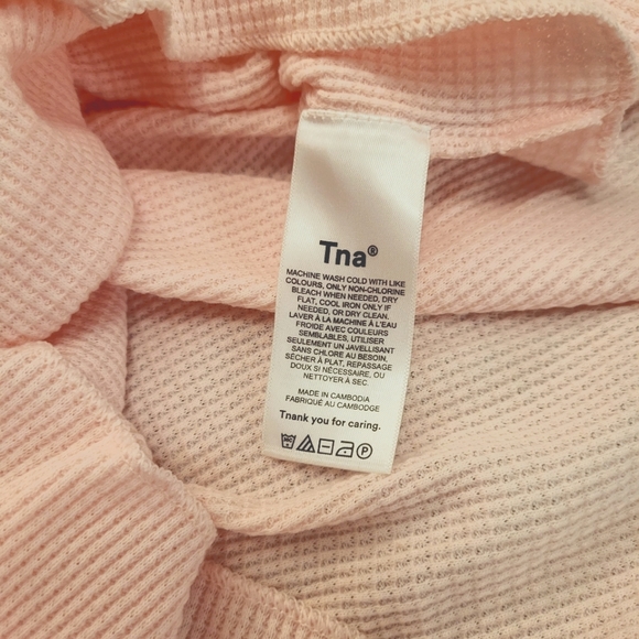 Aritzia TNA Cropped waffle-knit T-Shirt - Picture 5 of 5